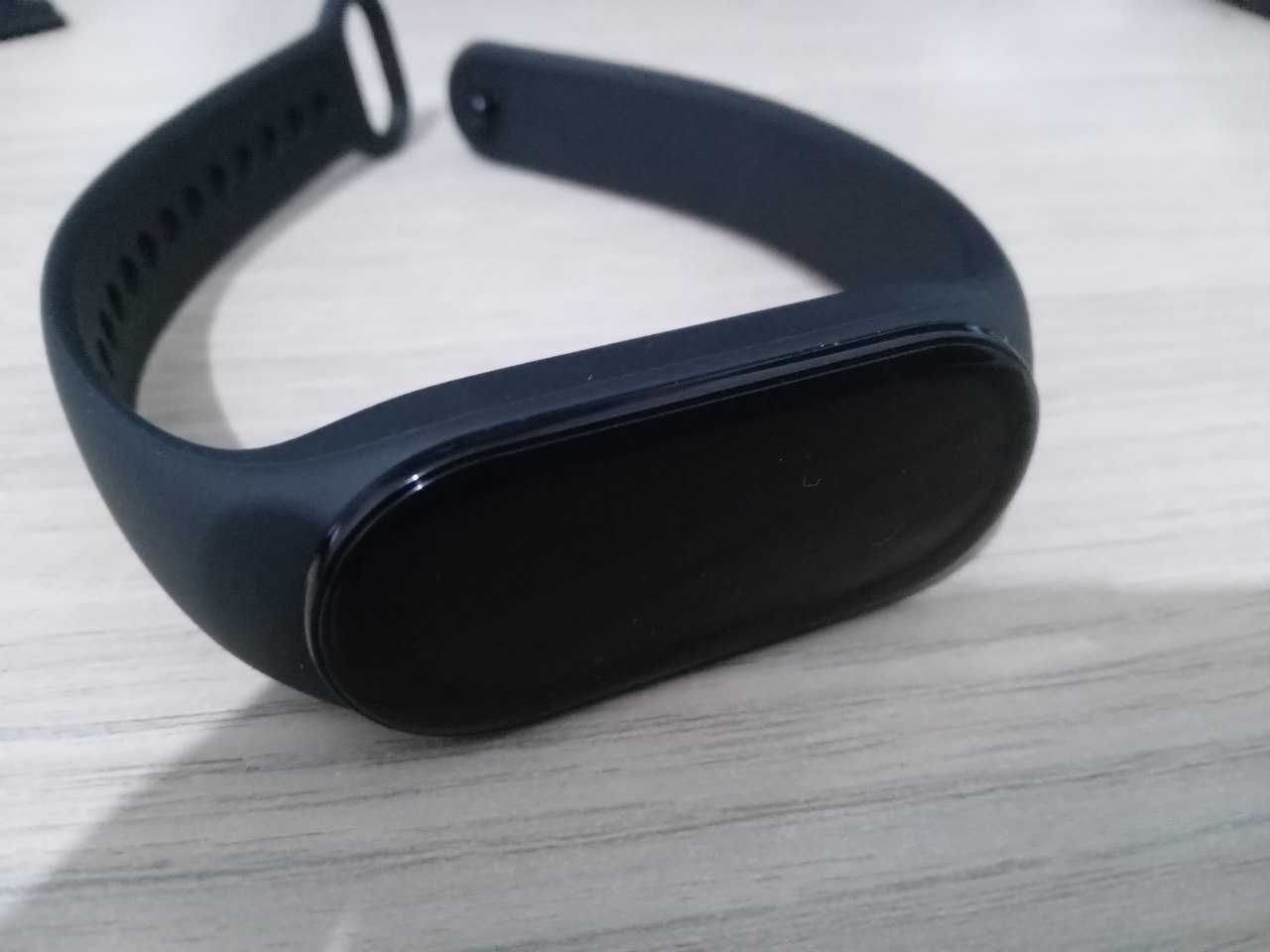 Mi band 7 smart soat (watch) holati a'lo