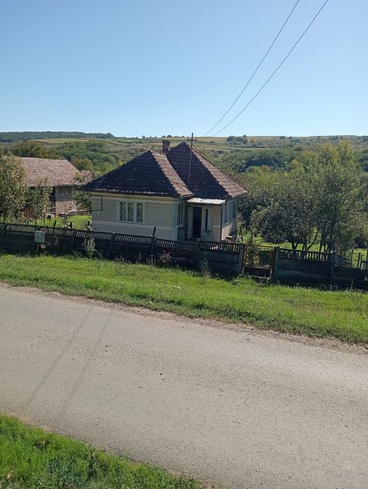 Casă de vânzare !