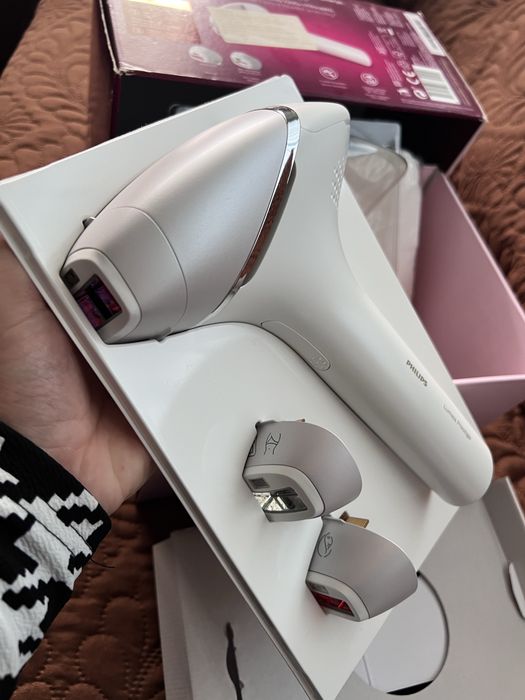 Фотоепилатор Philips Lumea Prestige