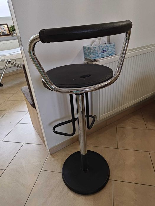 De vanzare scaun de bar negru