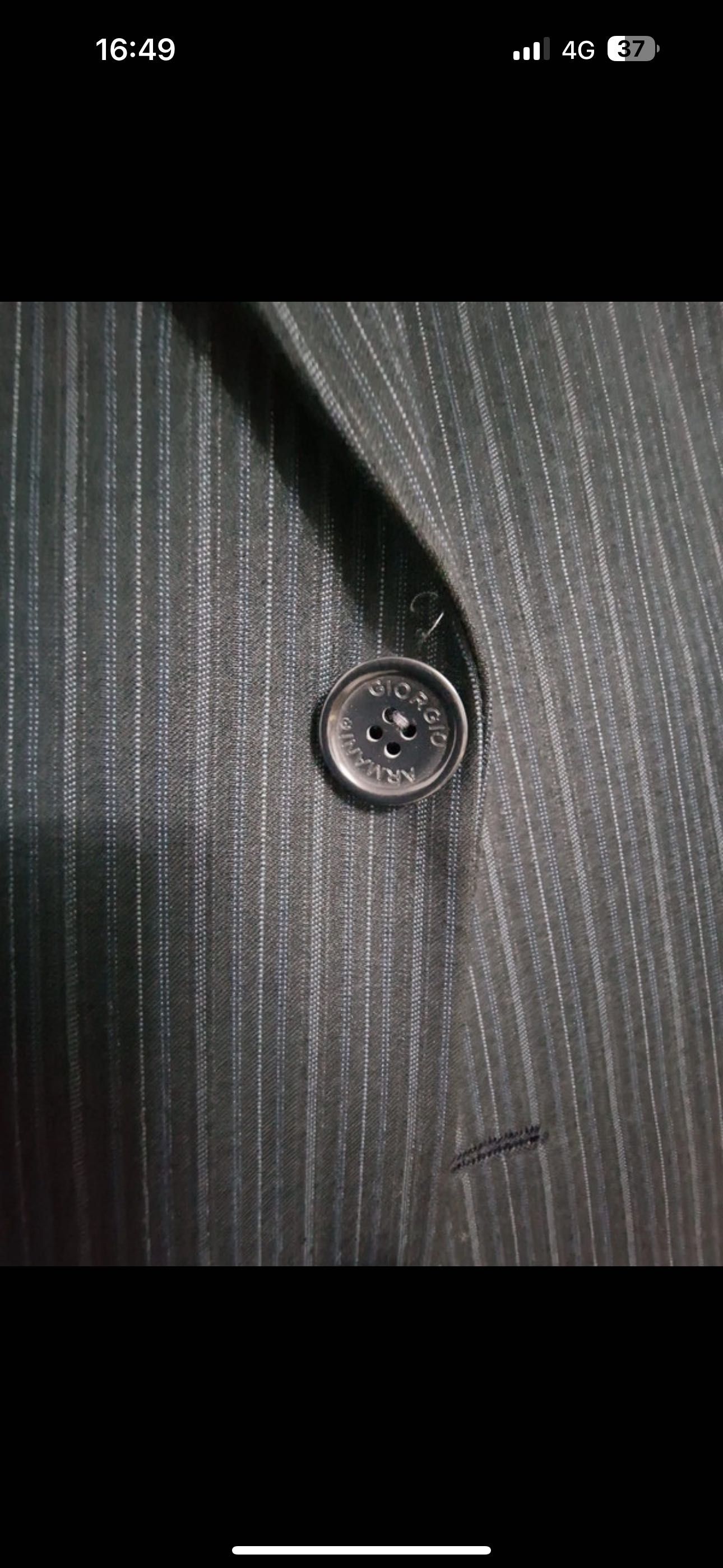 Vând costum bărbătesc Giorgio Armani