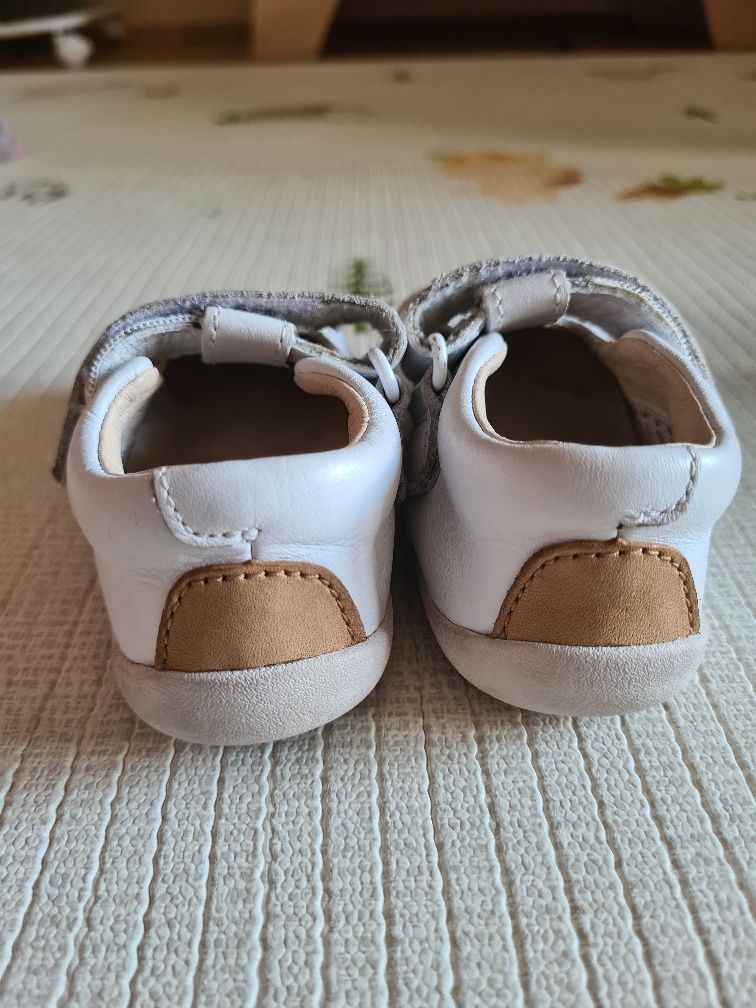 2 чифта детски обувки Clarks, естествена кожа, номер 20½ и 21