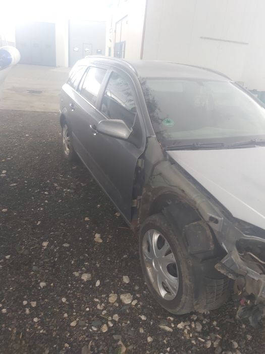 Dezmembrez opel astra h