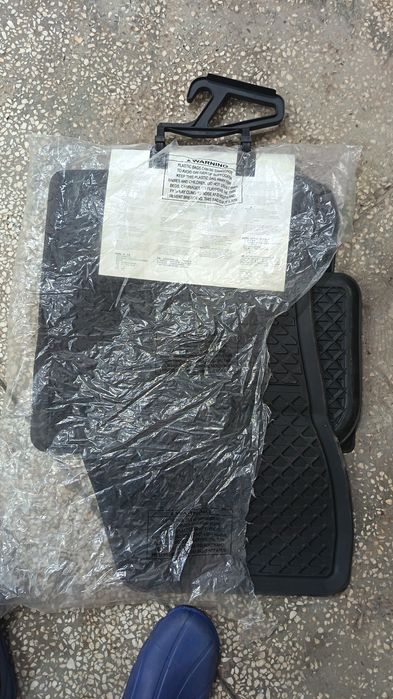 Продам резиновые коврики