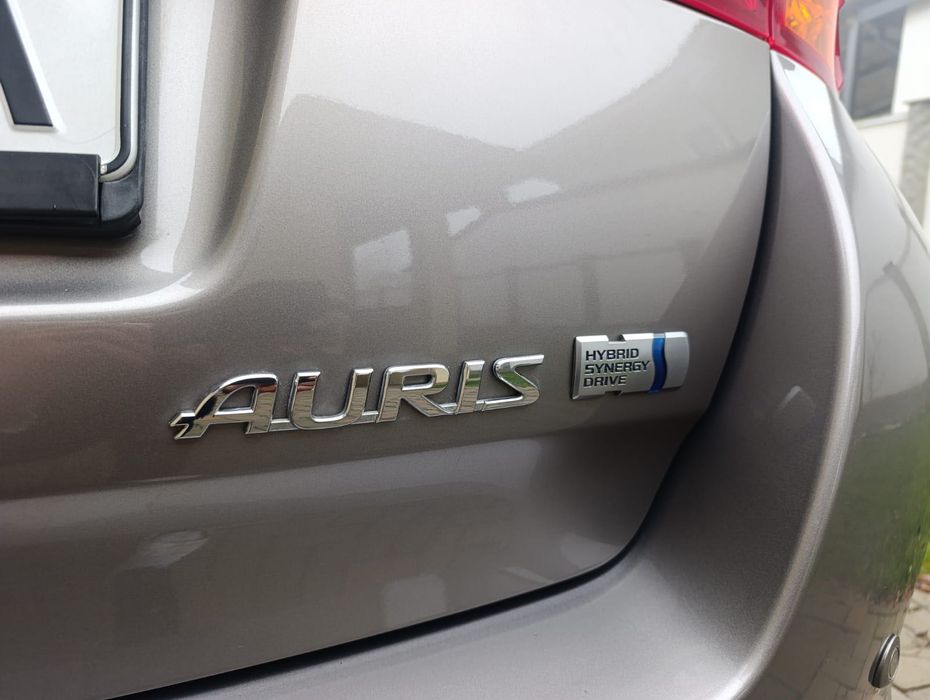 Toyota Auris Hybrid Touring Sports 1.8 VVT-i (136 CP) – Hybrid