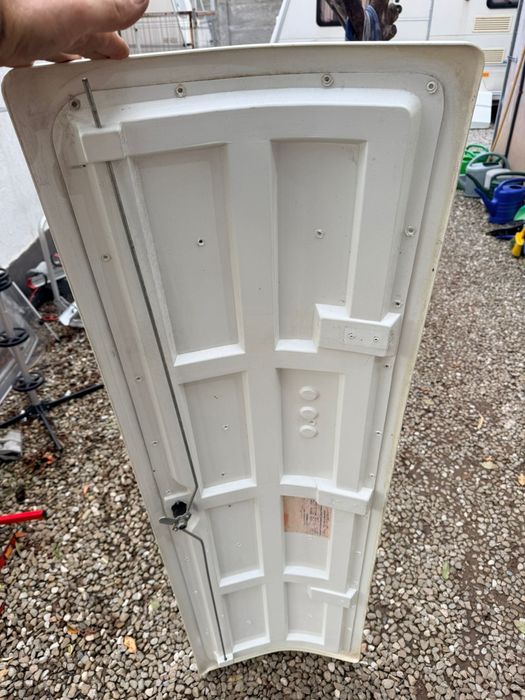 Vând ușa portbagaj rulota Hoby