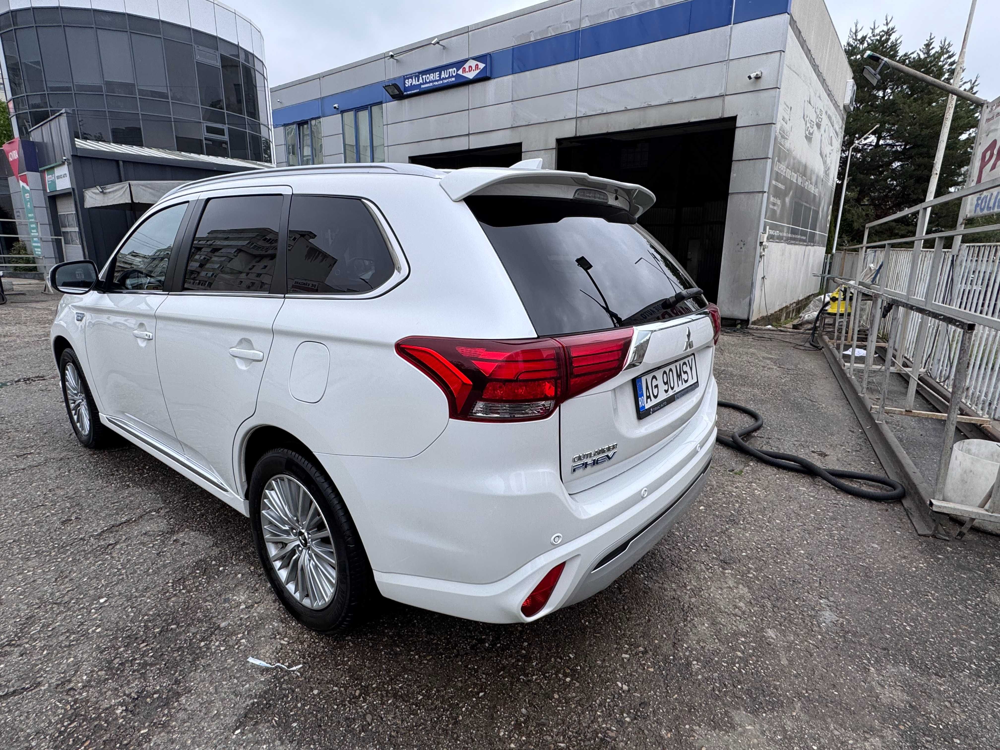 Vand Mitsubishi Outlander Instyle plug-in hybrid
