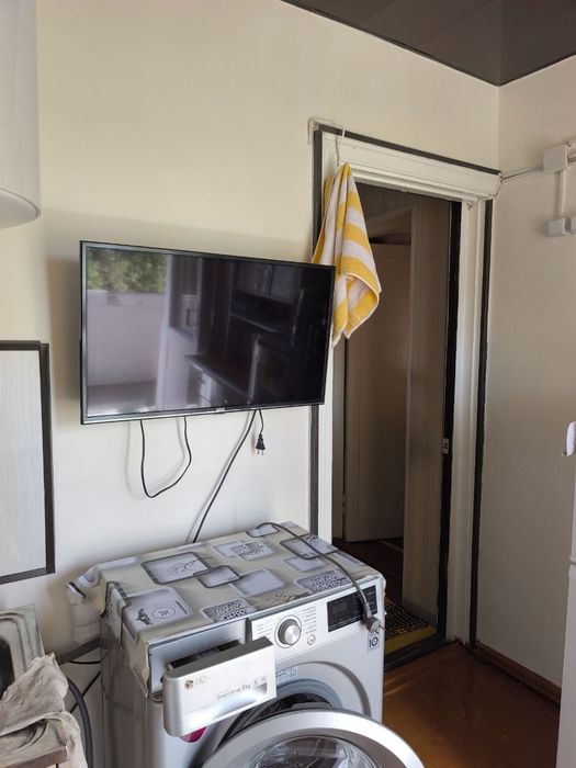 Продам 1 комнатную квартиру. Балкон 1,5х3 . 28,4 кв м. Газа есть