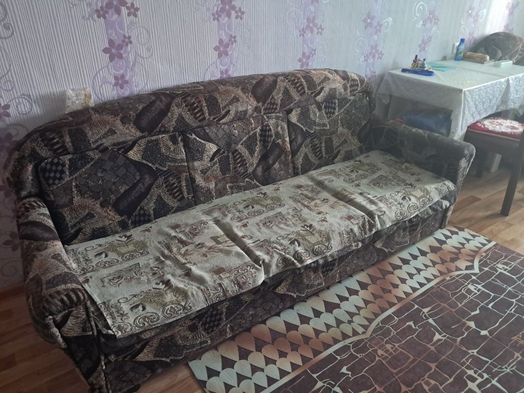 Диван и два кресла
