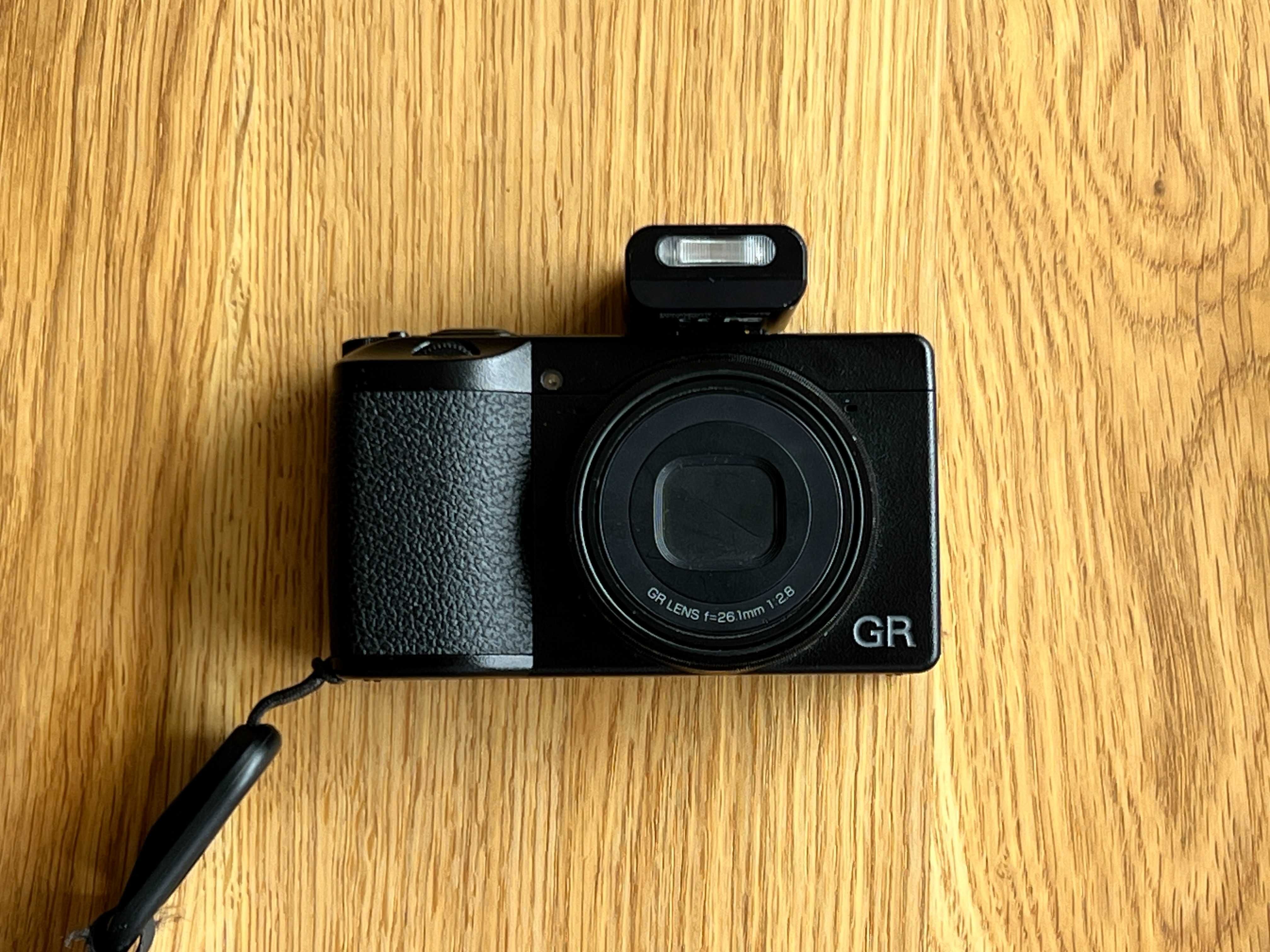 Ricoh GR IIIx в перфектно състояние