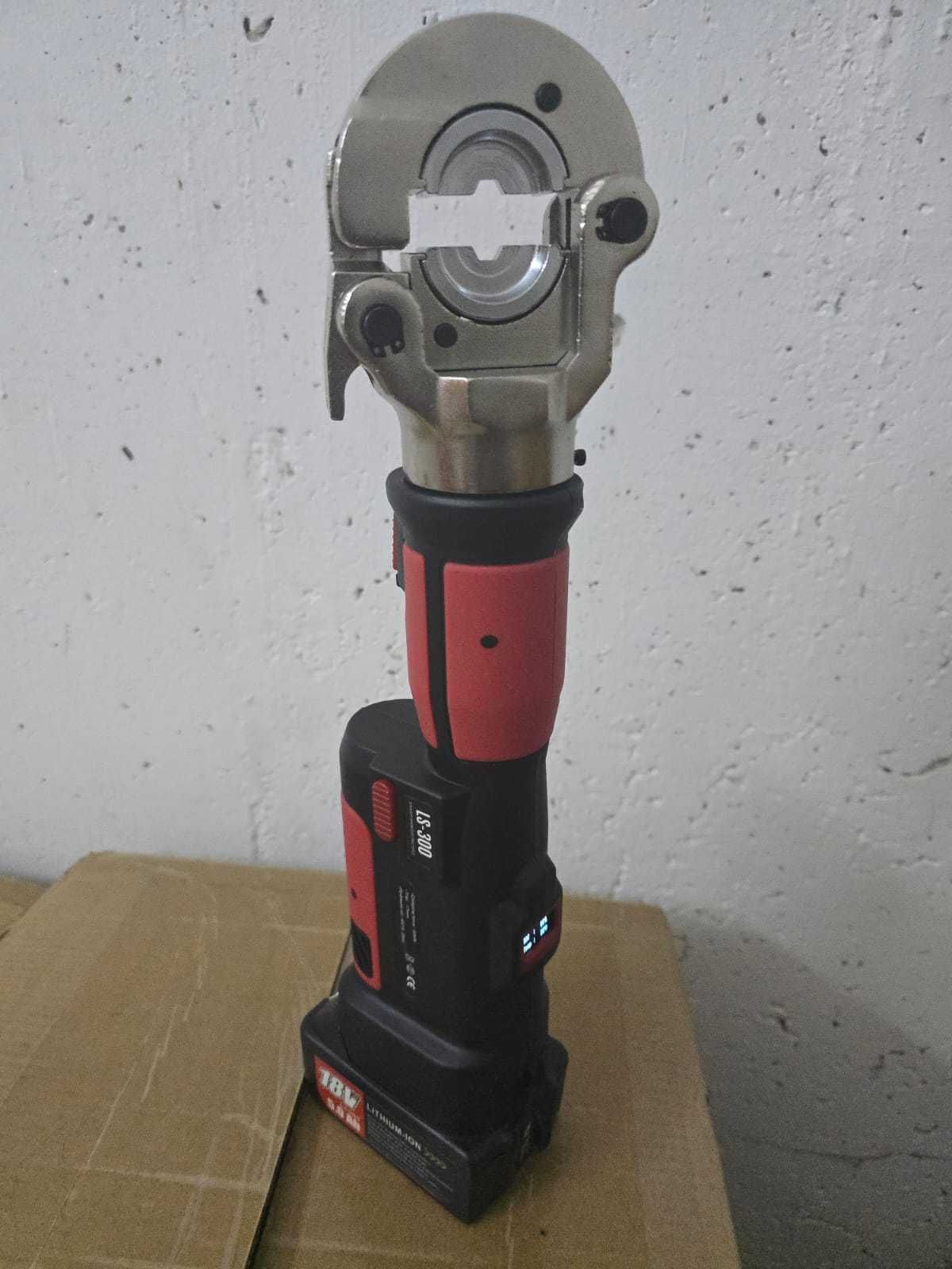 masina sertizat conectori cabluri Cu/AL, 300mmp, 2 baterii 5AH