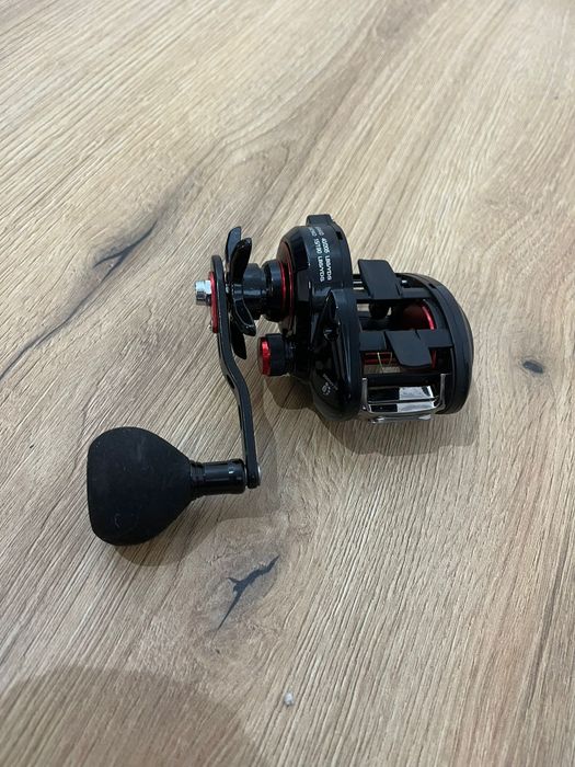 Vând mulinete de spinning și casting