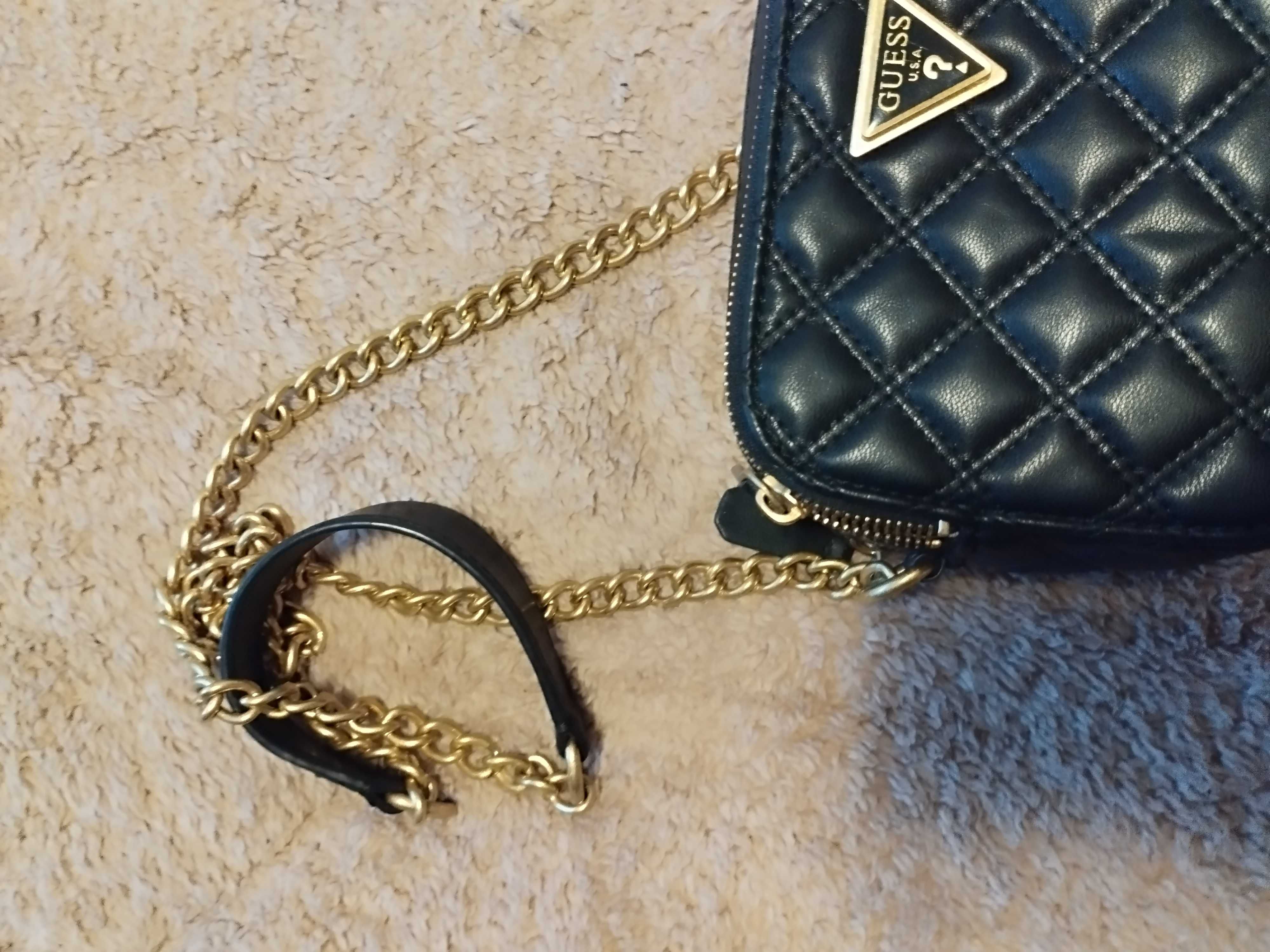 Черна чанта Guess