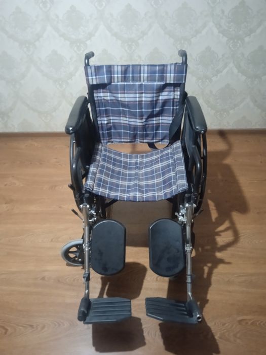 Инволидный кресло коляска новый