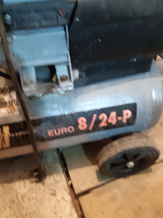 Compresor aer profesional Euro 8/24