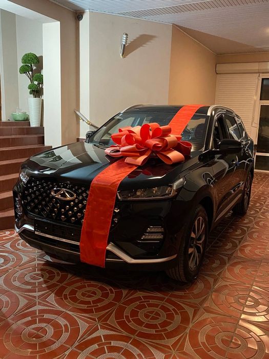 Малибу белый с красным бантом бантик бант украсим авто машину