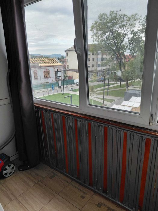 Inchiriez apartament centru Beius