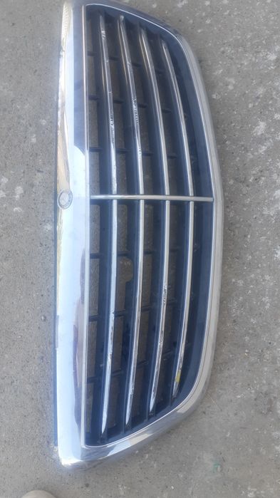 Решетка радиатор  Мерседес до рестайлинг  S-222.Киа Серато.