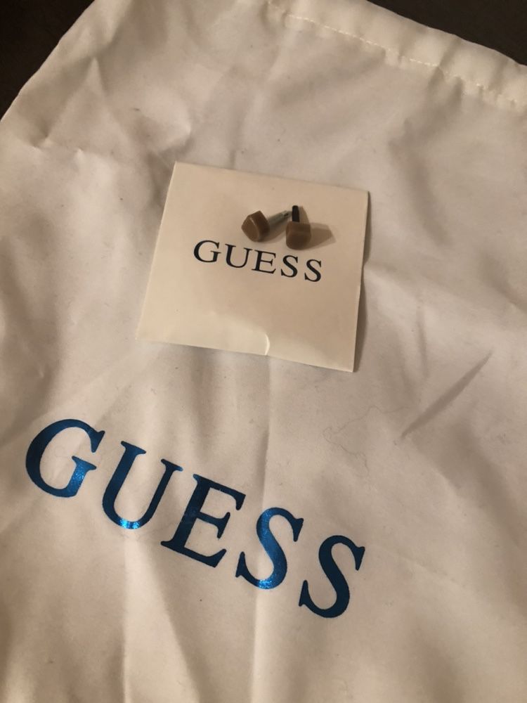 Ефектни обувки леопардов принт Guess