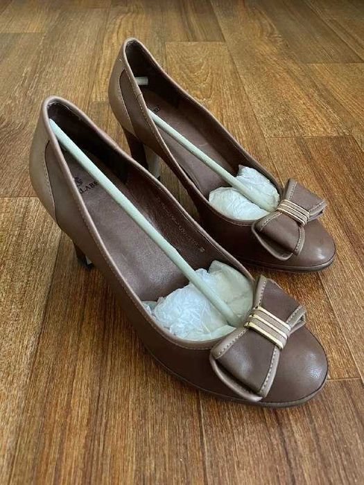 Yangi ayollar charm tuflisi (37-38 razmer)