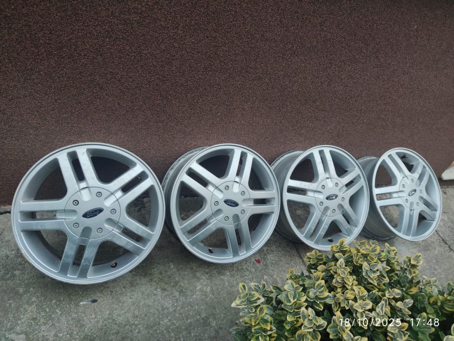 Vând set de jante aluminiu r15