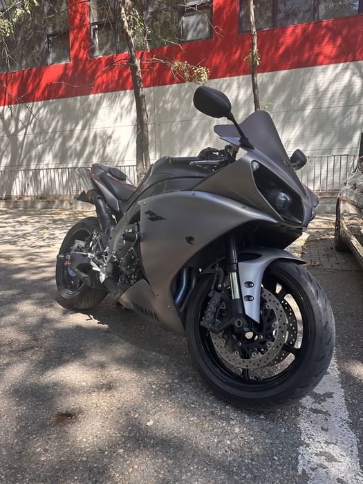 Yamaha R1 Big Bang 2013