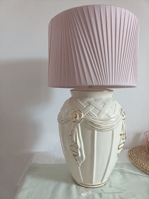 Veioza masivă frumoasă