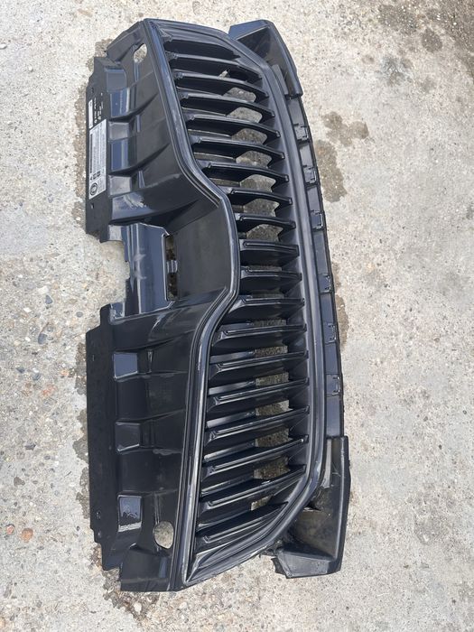 Grilă radiator skoda fabia 3.cod:6v0853653.a.