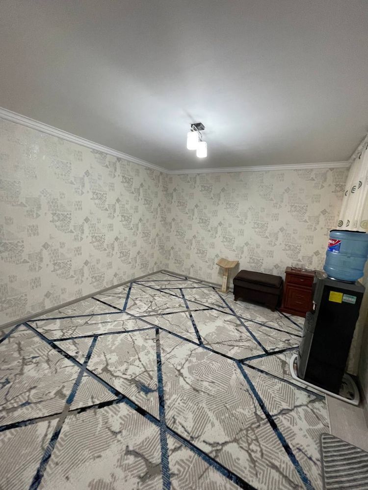 Продаётся участок. (5.5 сотих). Махалля Чарх комолон.Орен- спорт товар