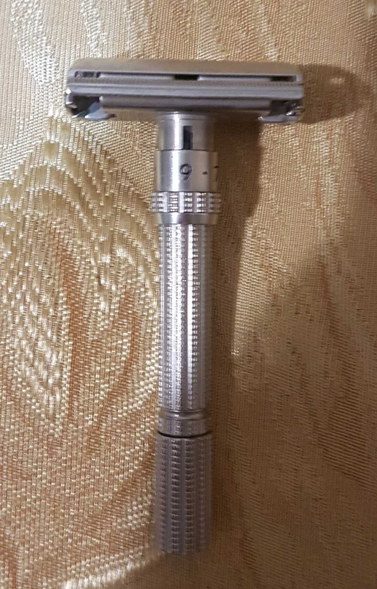 Продавам самобръсначка за класическо бръснене Gillette Slim Adjustable