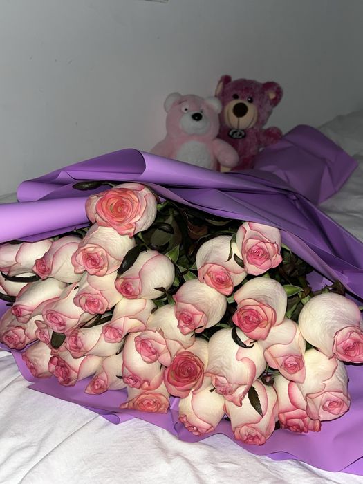 Свежие розовые розы 31 шт