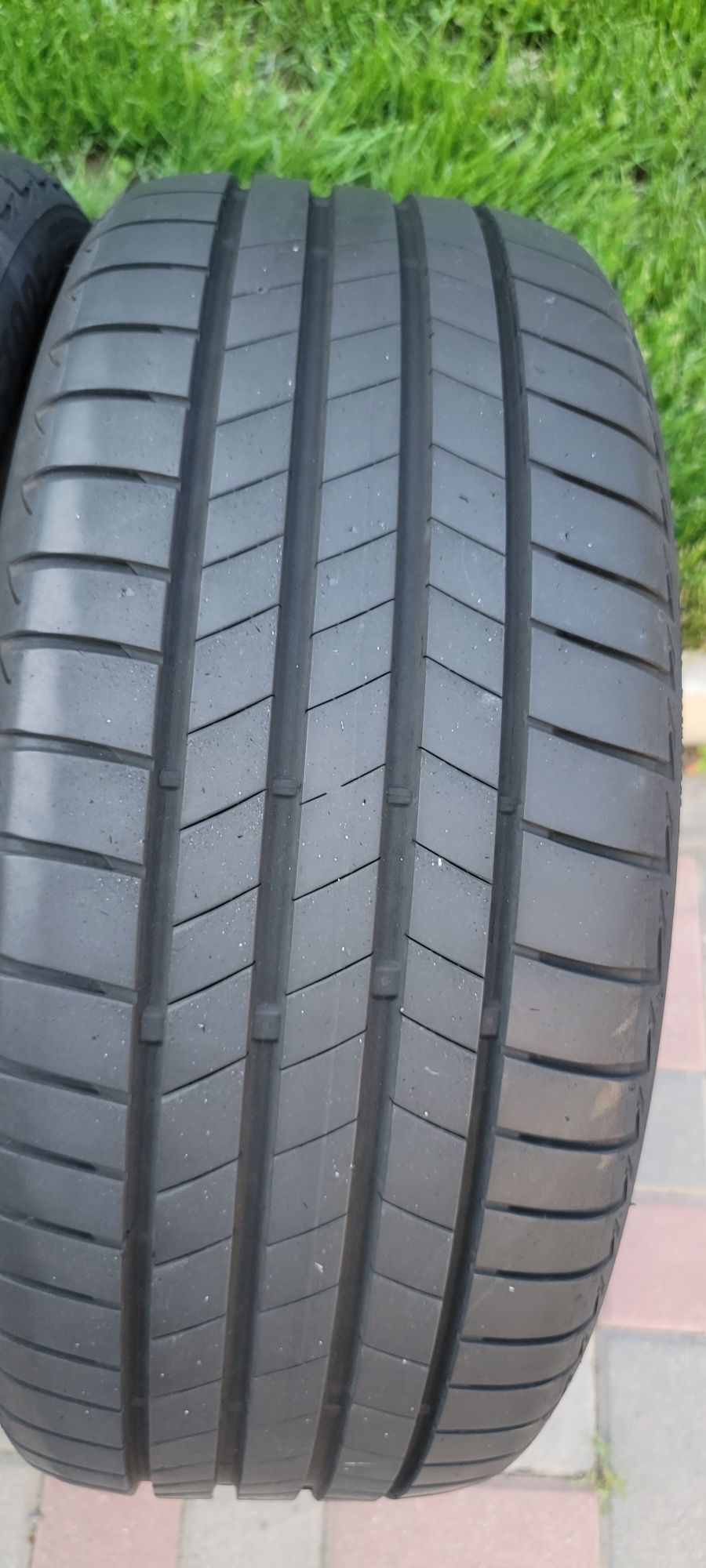 Doua anvelope de vara bridgestone 225 45 18