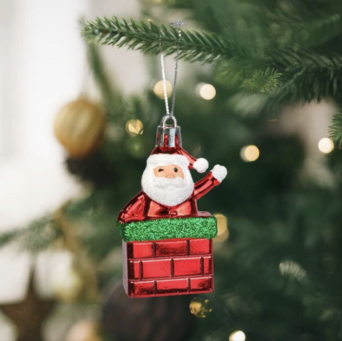 Decorațiune festivă – figură Moș – suspendabilă – plastic – 7,5 x 5 cm