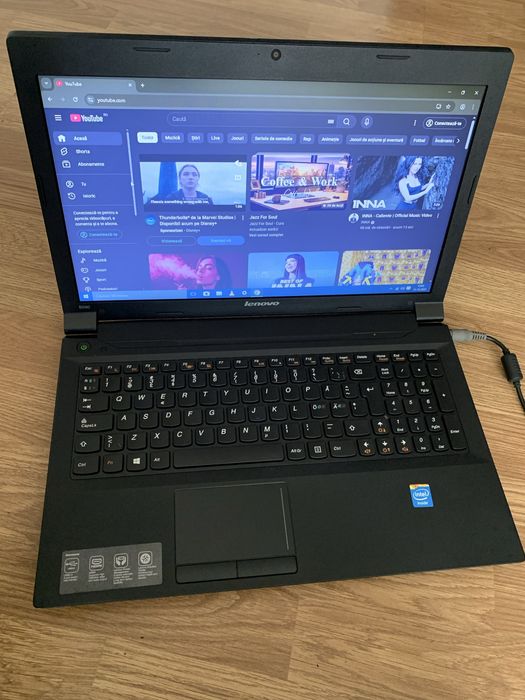 Laptop Lenovo Display 15,6 led,500gb mem,4gb ram cu incarcator.