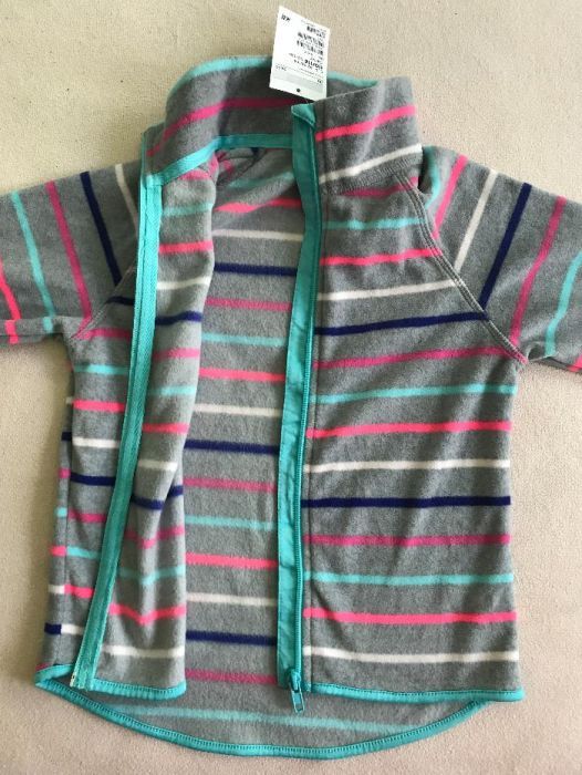 Нов поларен суичър на H&M за момиченце