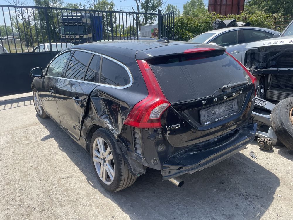 Volvo V60 на части
