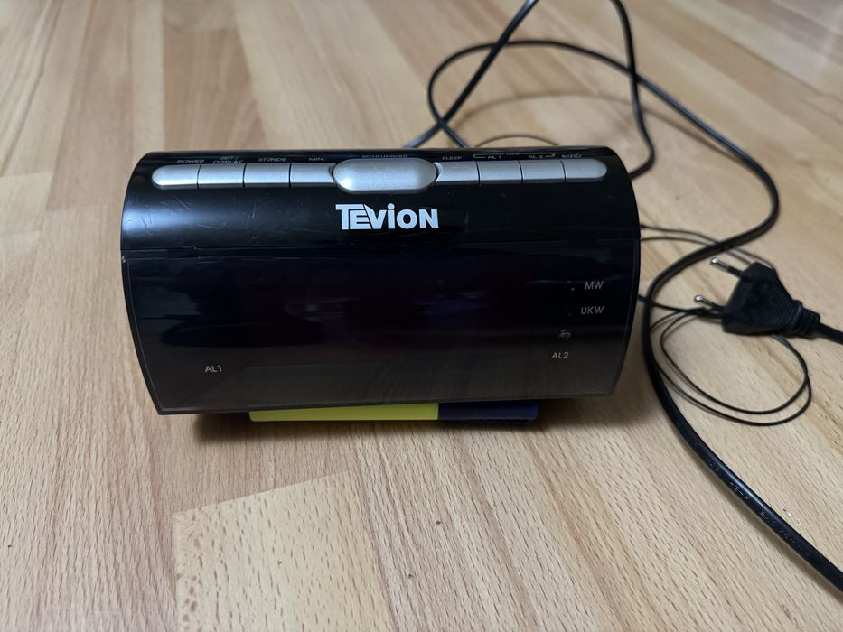 Радиочасовници Sony и Tevion