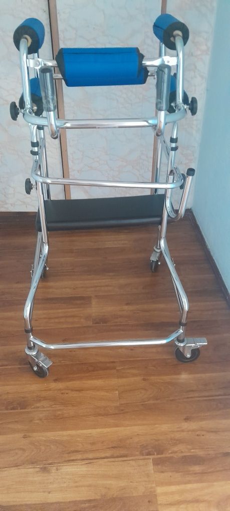 Продаю ходунки совершенно  новые