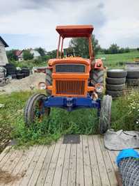 Vând tractor fiat 850