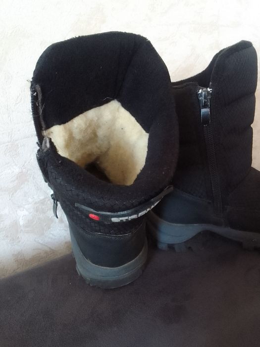 Продам детские зимние сапоги