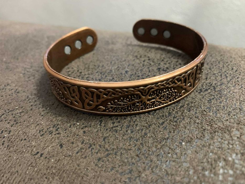 Нова магнитна медна гривна-1
Нова стилна магнитна медна гривна-1