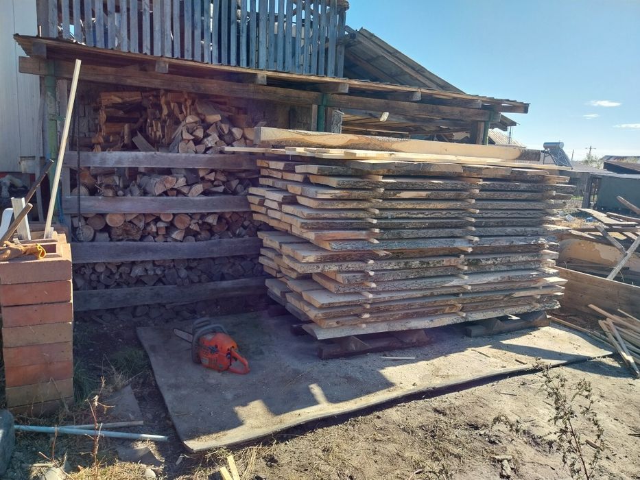 Vând dulapi din frasin