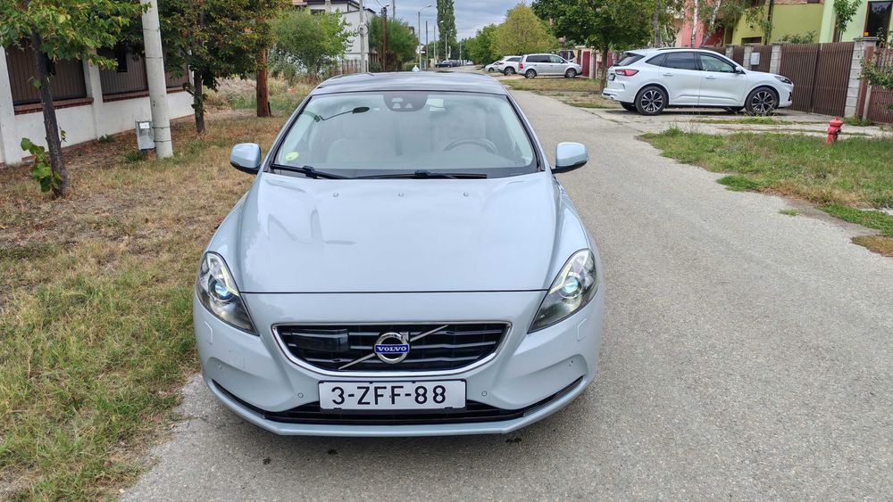 Volvo V40 Interior Piele Crem 2.0 Diesel 190 Cp Model Deosebit