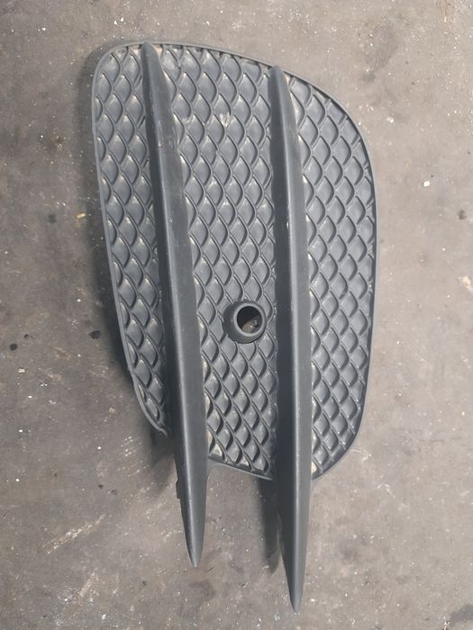 Grilă bară față mercedes E-clas 2.0 dizel din 2018