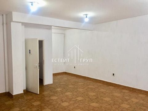 Дава се под наем Офис в Варна, Лятно кино Тракия - 65 кв.м за 650 € - Снимка #4