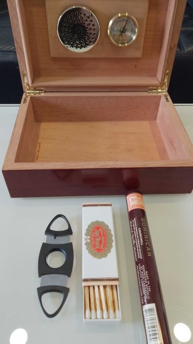 Humidor Trabucuri Premium + CADOU