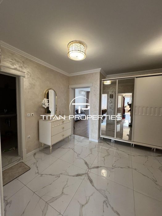 Тристаен апартамент, за продажба, Център