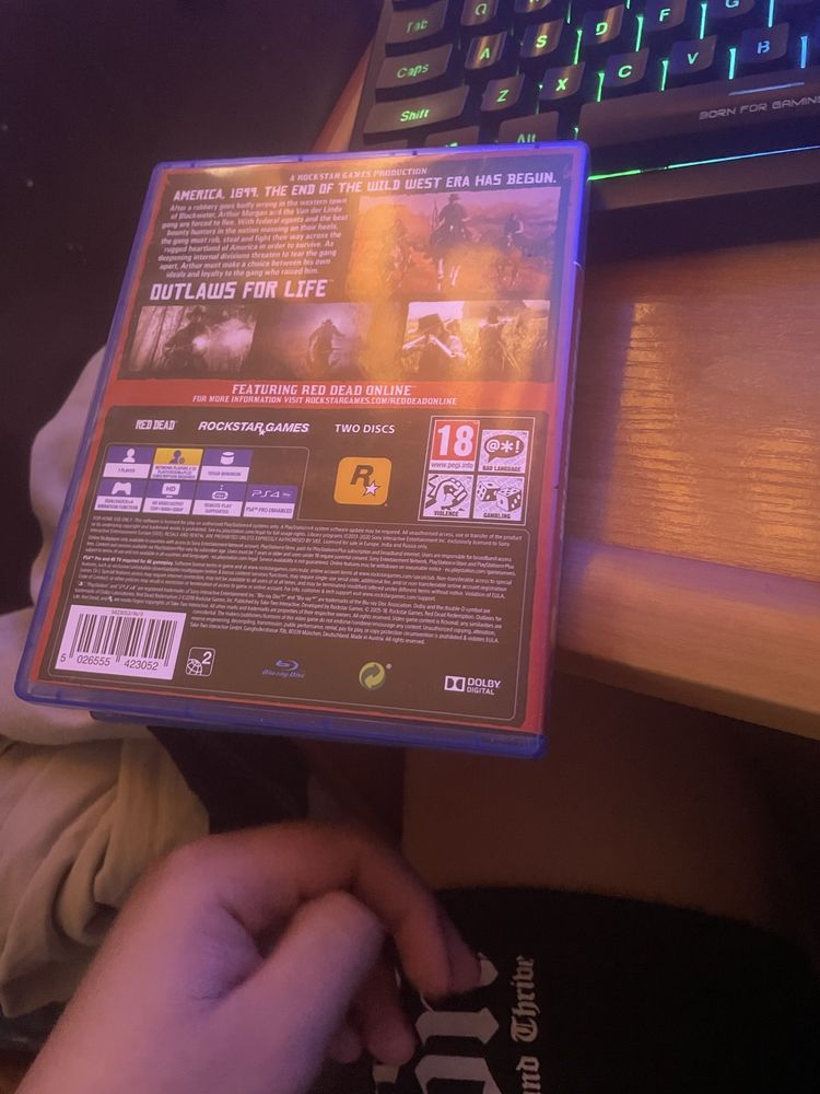 Продавам red ded redemption 2