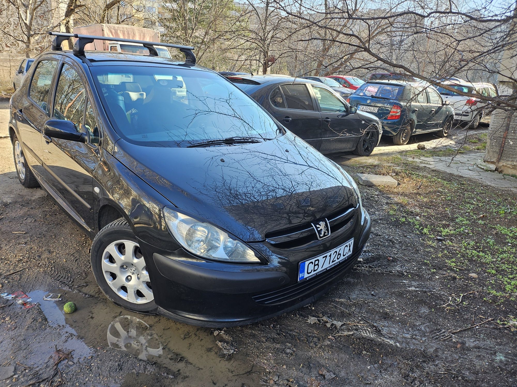 Продавам Peugeot 1.4 бензин газ 2004 година на 300 хиляди километра