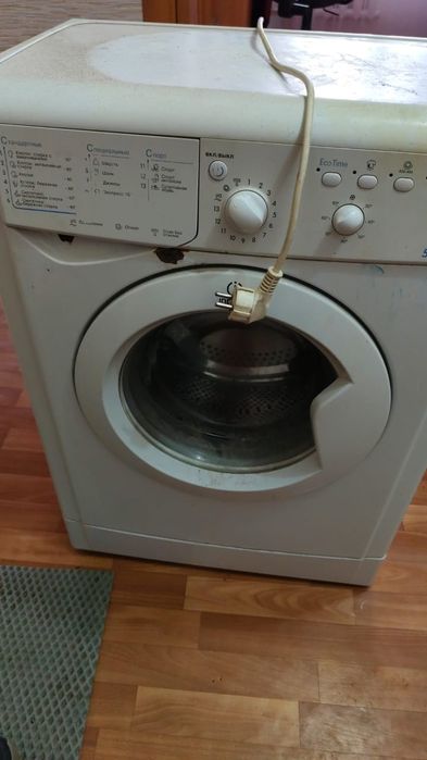 Продам стиральную машину на запчасти